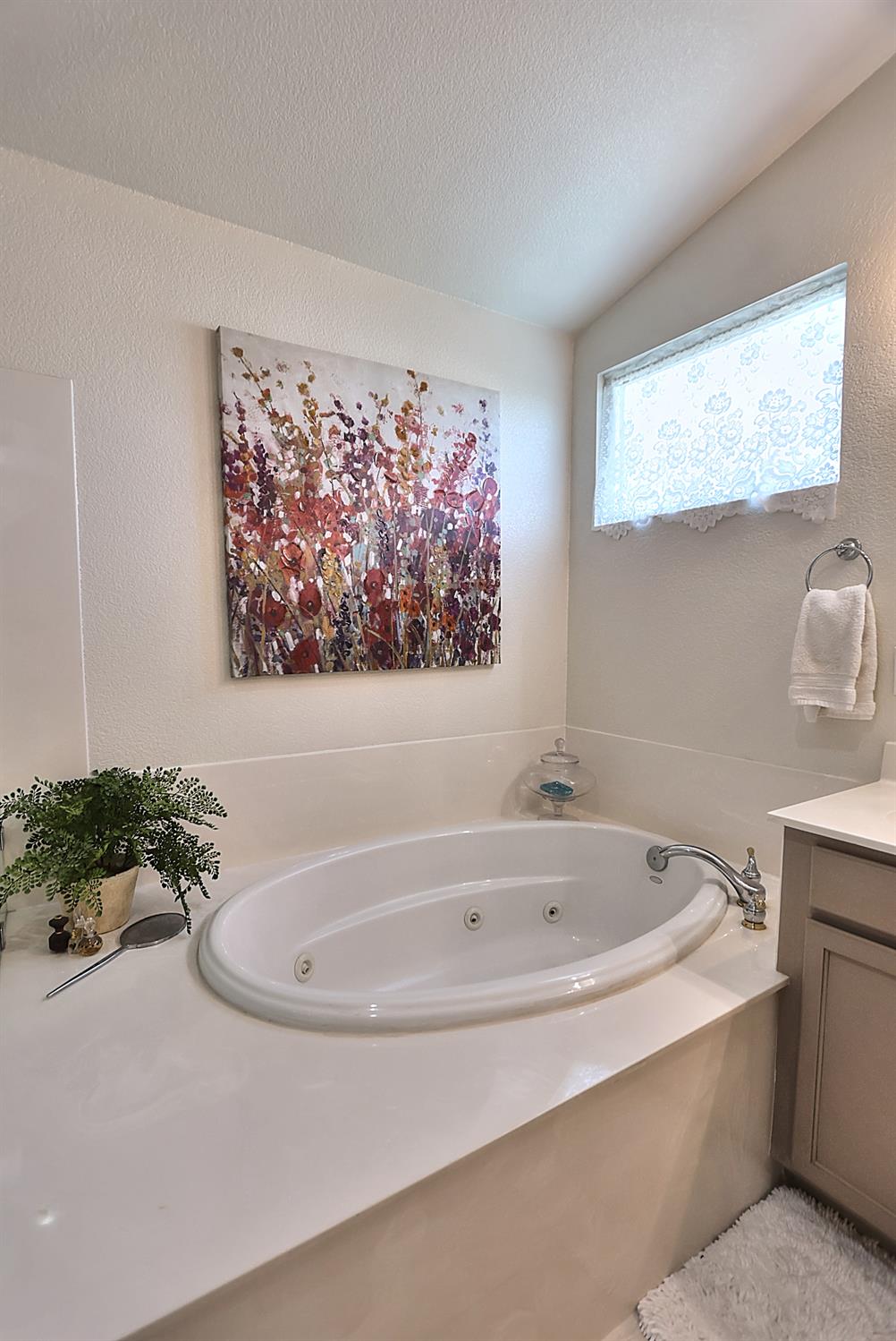 Detail Gallery Image 39 of 71 For 6817 Fox Cliff Way, Elk Grove,  CA 95758 - 4 Beds | 3 Baths