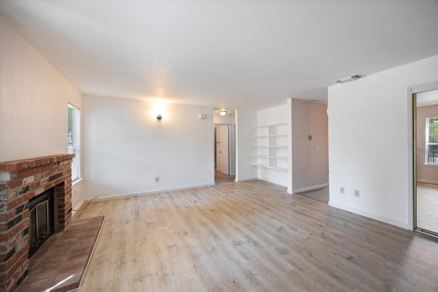 Photo #2: 225067463 Listing 