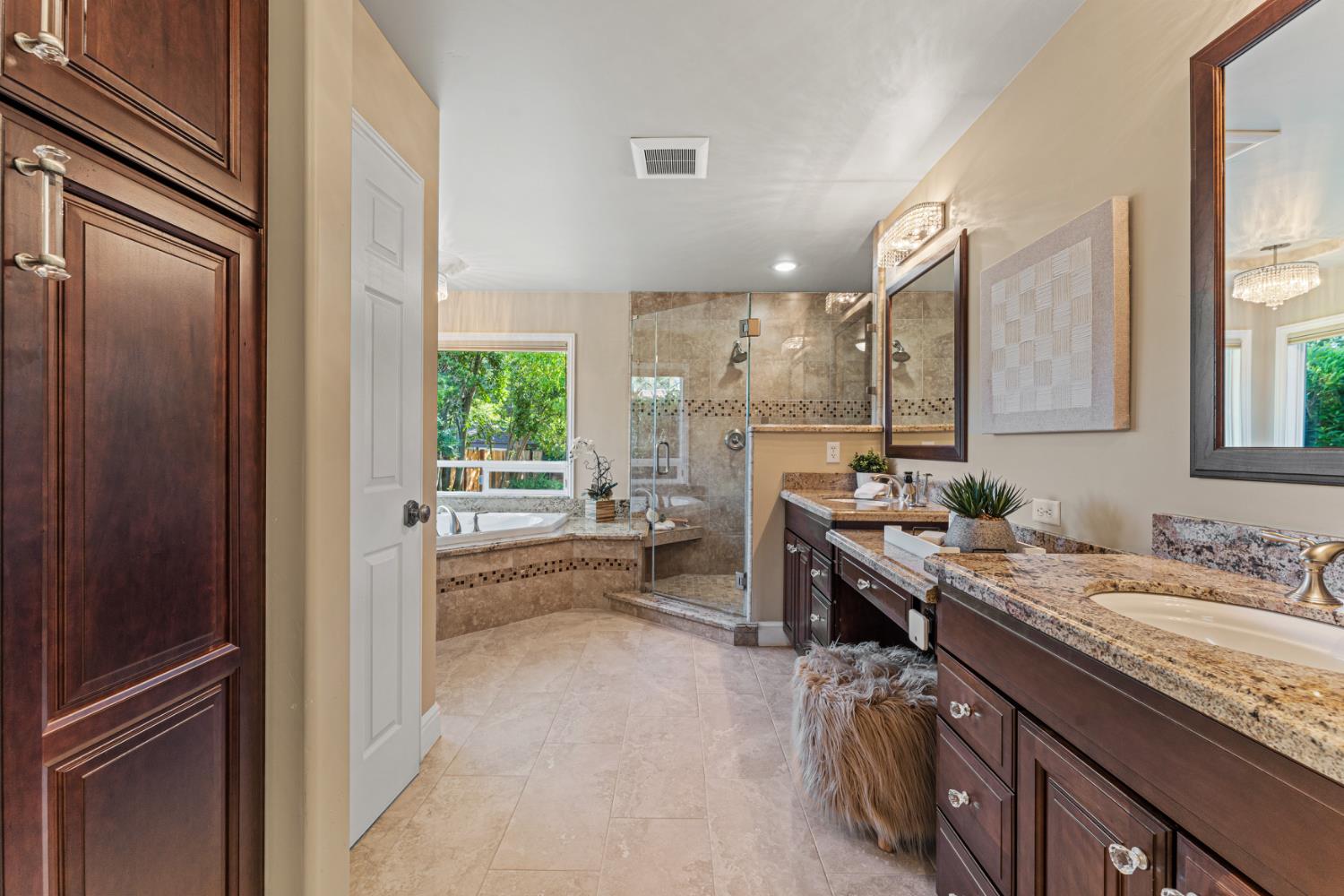 Detail Gallery Image 32 of 56 For 811 Los Molinos Way, Sacramento,  CA 95864 - 4 Beds | 4 Baths