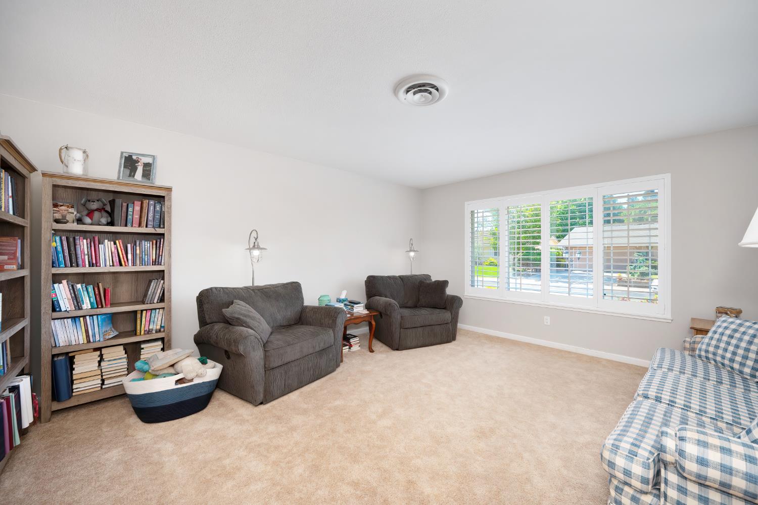 El Carrilo Court, Elk Grove, California image 8