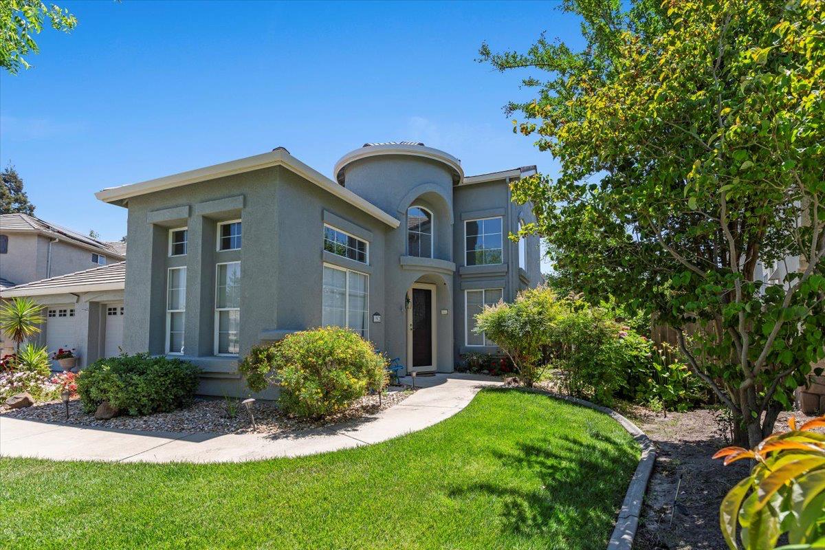 Detail Gallery Image 2 of 49 For 1902 Gerber Dr, Stockton,  CA 95209 - 4 Beds | 3/1 Baths