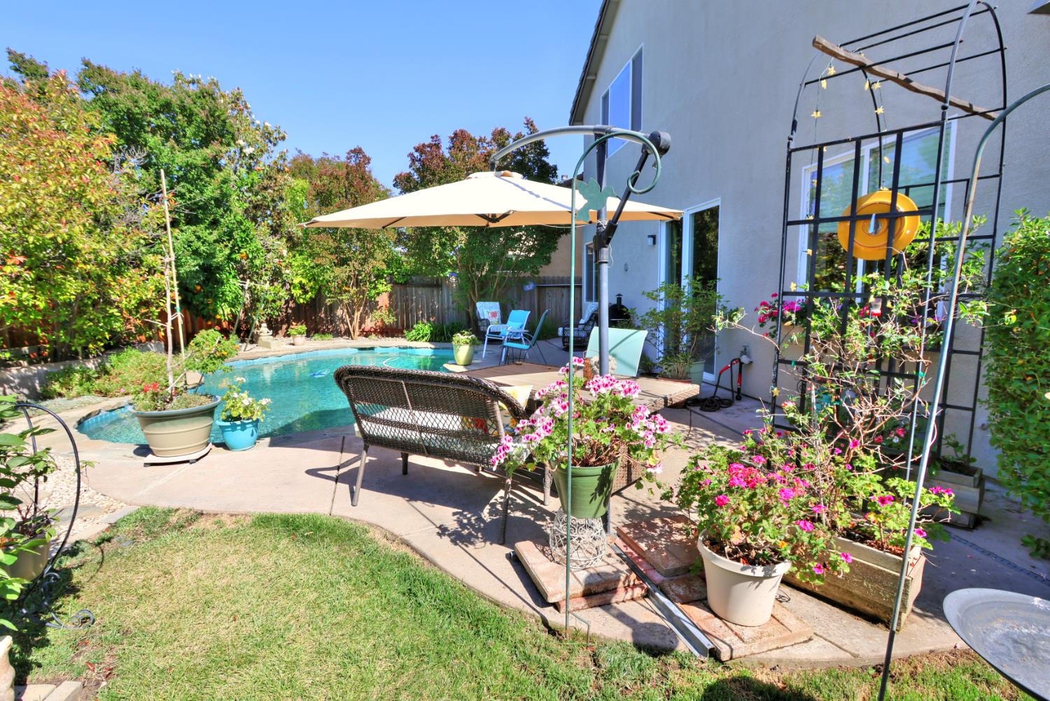 Detail Gallery Image 56 of 71 For 6817 Fox Cliff Way, Elk Grove,  CA 95758 - 4 Beds | 3 Baths