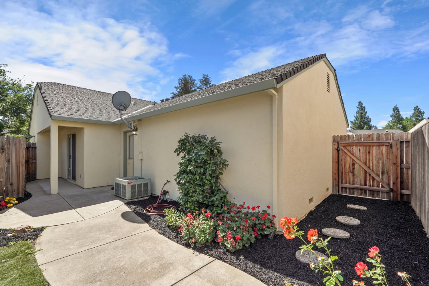Village Drive, Galt, California image 25