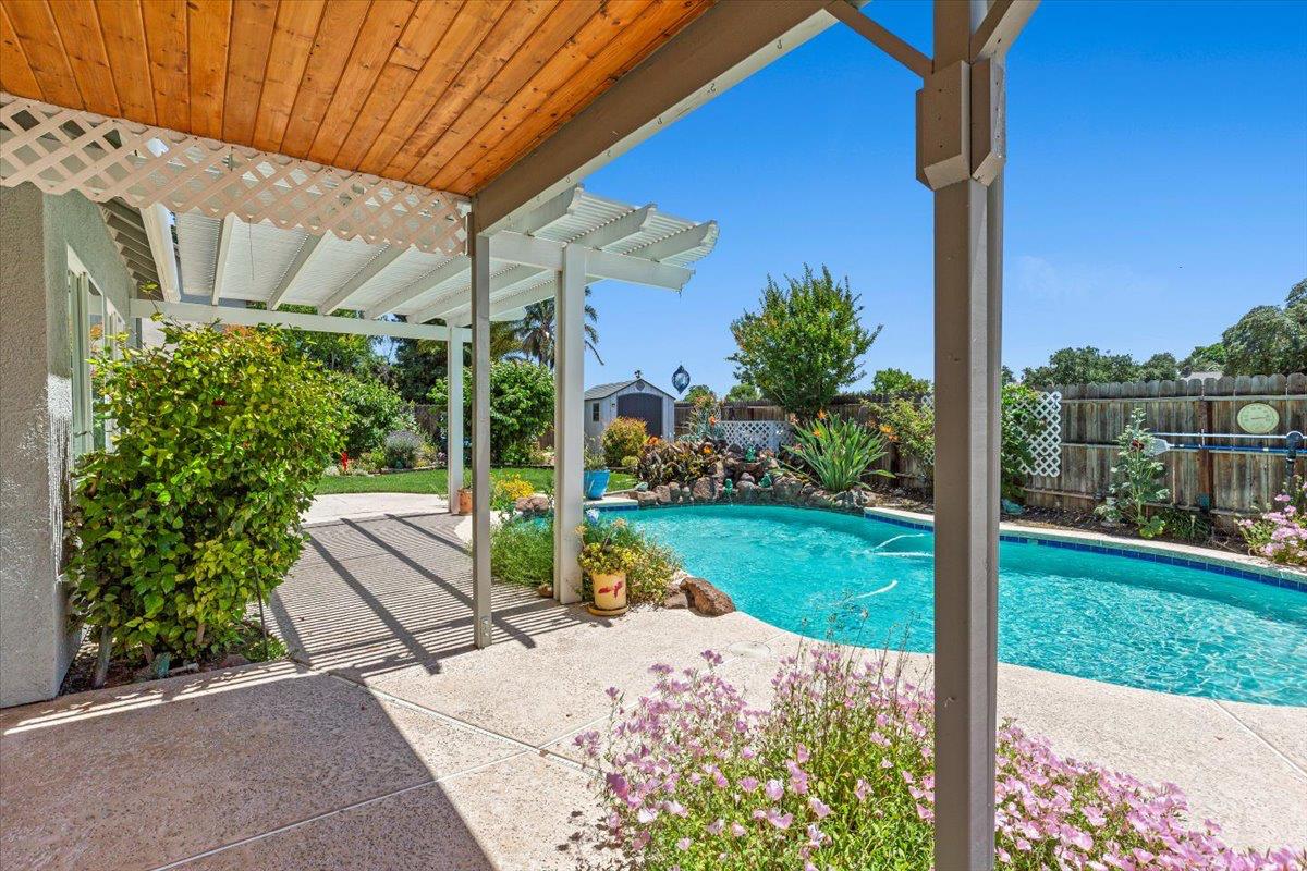 Detail Gallery Image 45 of 49 For 1902 Gerber Dr, Stockton,  CA 95209 - 4 Beds | 3/1 Baths
