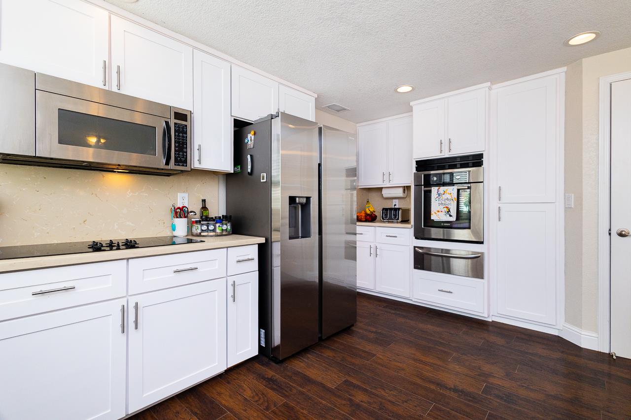 Detail Gallery Image 6 of 25 For 1517 River Oak Way, Roseville,  CA 95747 - 5 Beds | 3 Baths