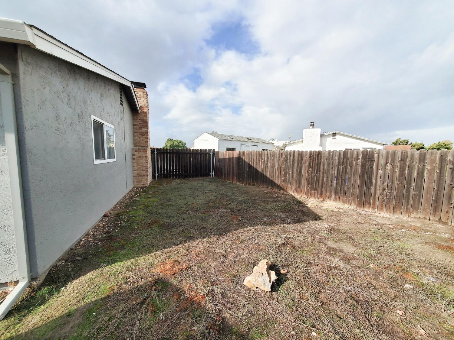 La Playa Court, Manteca, California image 20