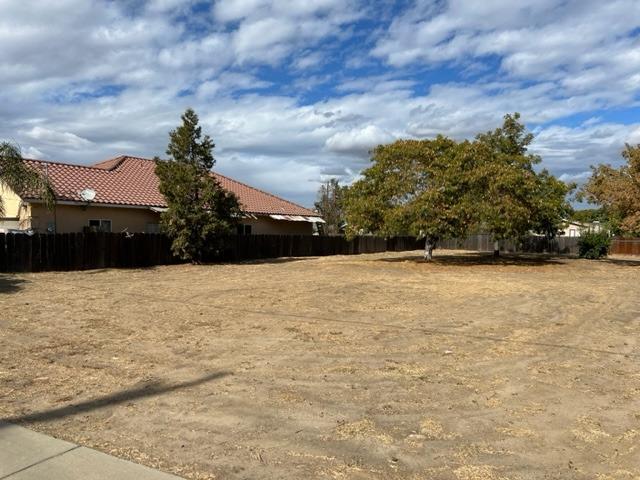 Detail Gallery Image 3 of 9 For 1319 F St, Livingston,  CA 95334 - – Beds | – Baths