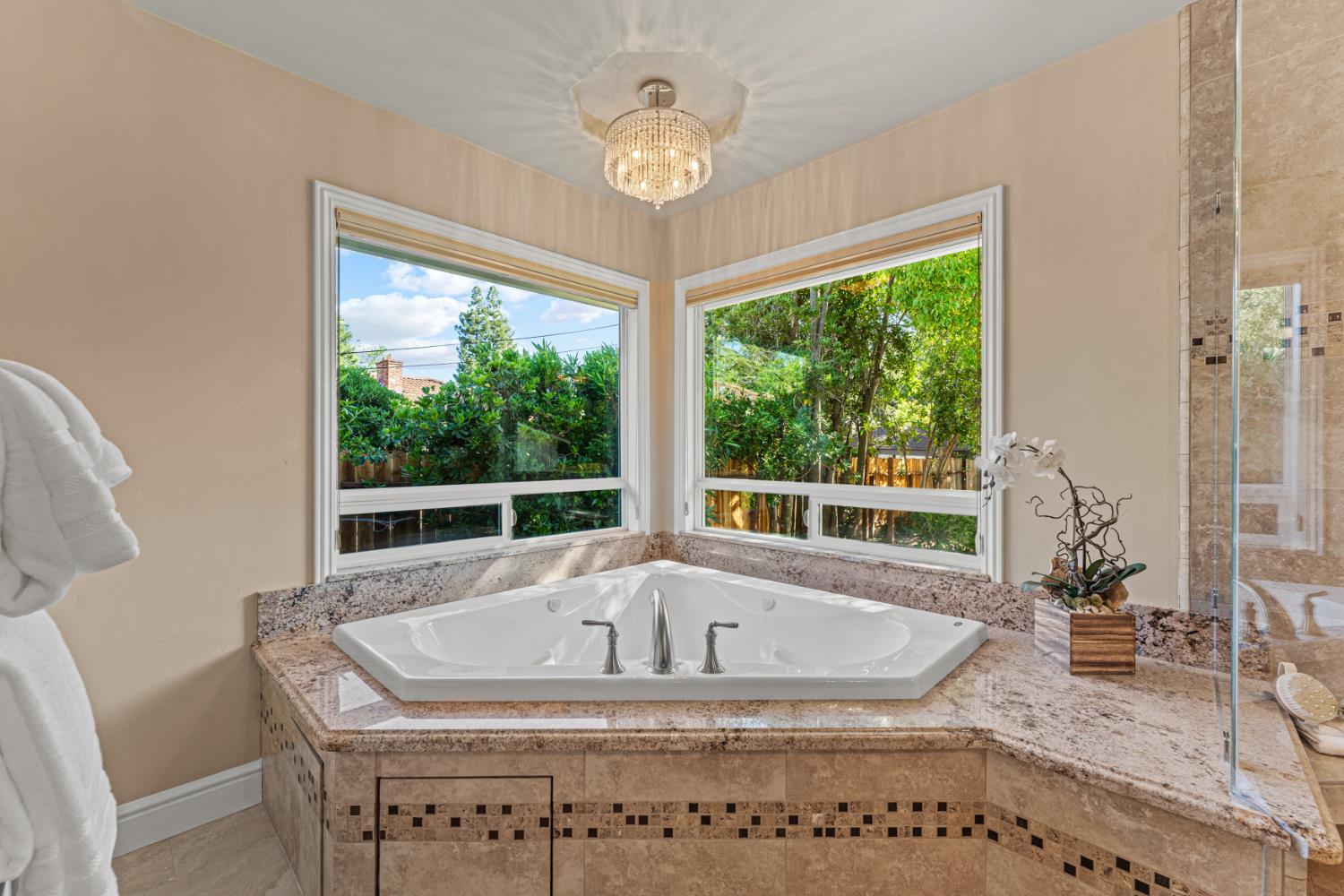 Detail Gallery Image 34 of 56 For 811 Los Molinos Way, Sacramento,  CA 95864 - 4 Beds | 4 Baths