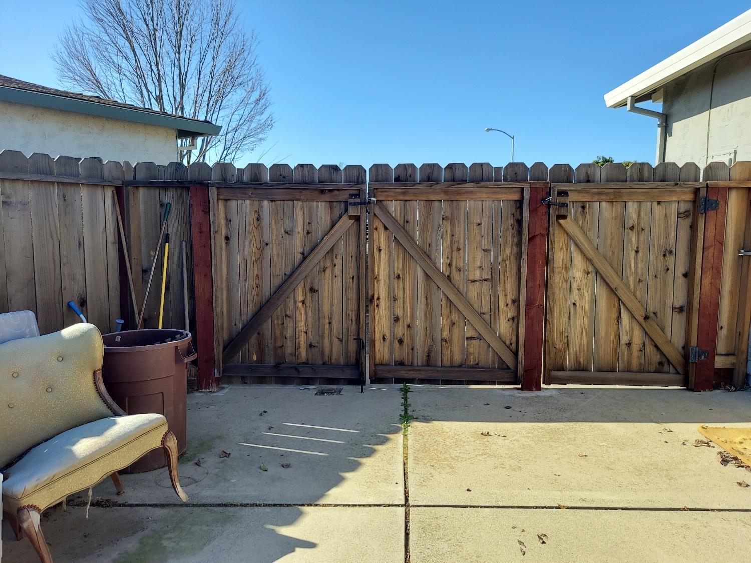 La Playa Court, Manteca, California image 22