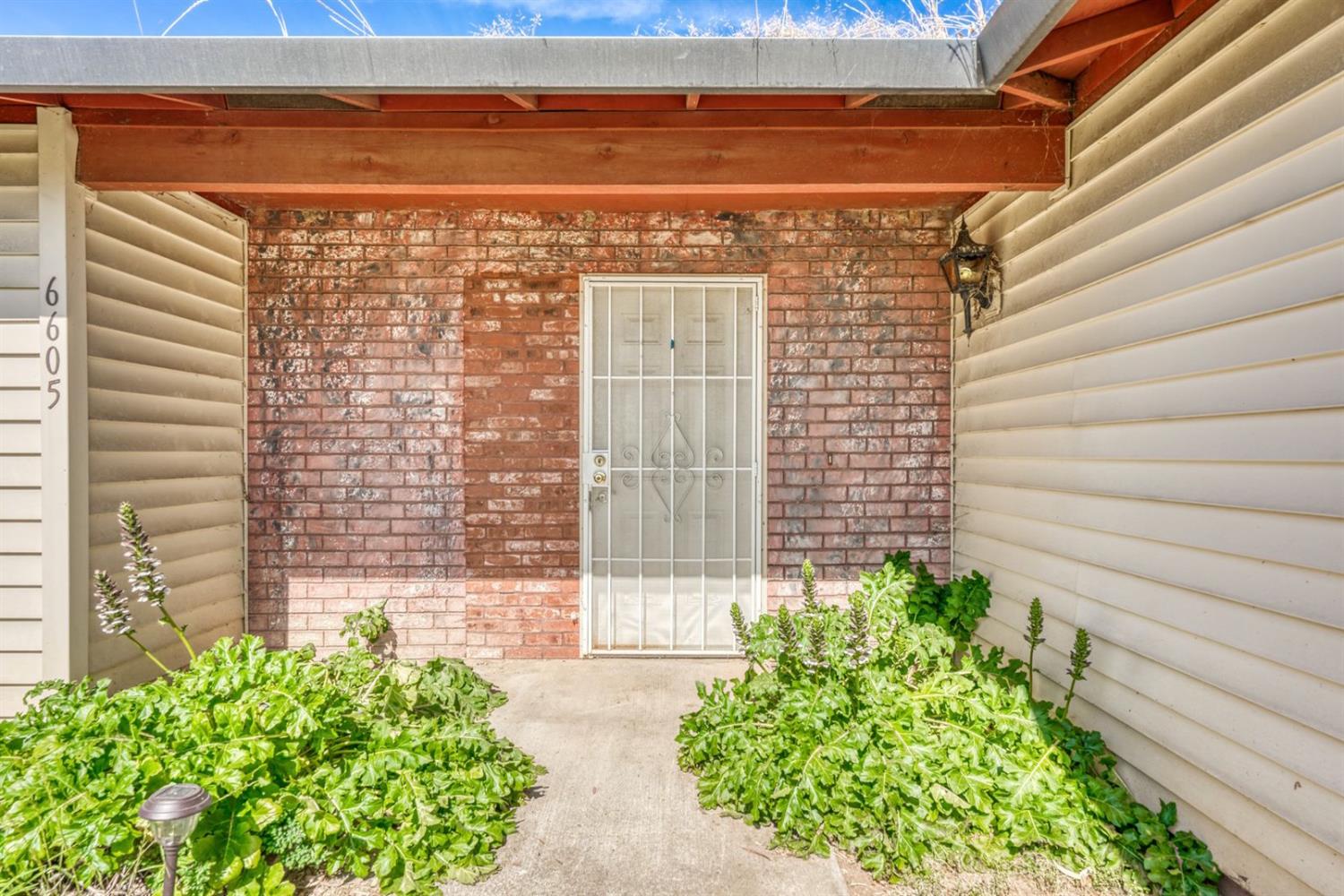 Detail Gallery Image 4 of 47 For 6605 22 St, Rio Linda,  CA 95673 - 4 Beds | 2 Baths