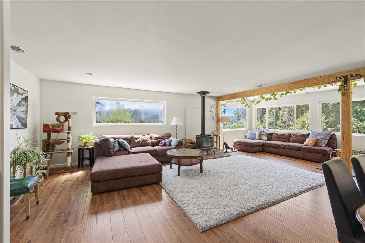 Glenwood Road, Grass Valley, California image 8