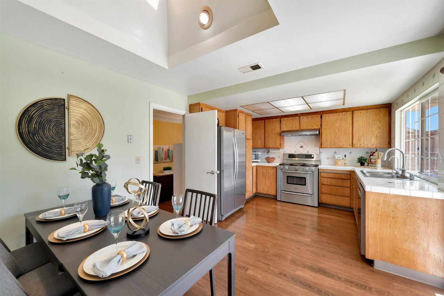 Detail Gallery Image 6 of 29 For 1195 Acadia Ave, Milpitas,  CA 95035 - 3 Beds | 2 Baths