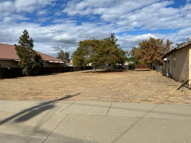 Detail Gallery Image 2 of 9 For 1319 F St, Livingston,  CA 95334 - – Beds | – Baths