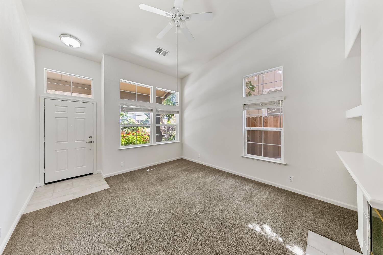 Detail Gallery Image 4 of 27 For 2434 Halsey Cir, Davis,  CA 95618 - 3 Beds | 2/1 Baths