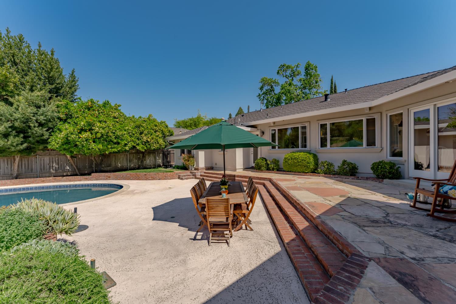 Detail Gallery Image 46 of 56 For 811 Los Molinos Way, Sacramento,  CA 95864 - 4 Beds | 4 Baths
