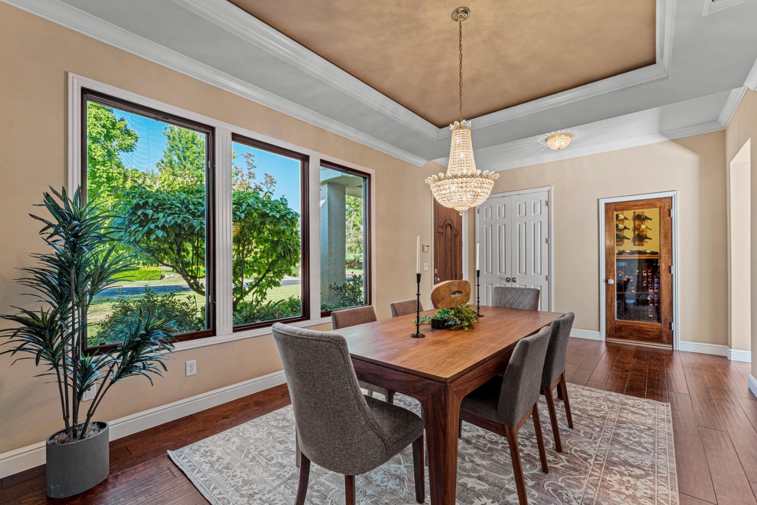 Detail Gallery Image 18 of 56 For 811 Los Molinos Way, Sacramento,  CA 95864 - 4 Beds | 4 Baths