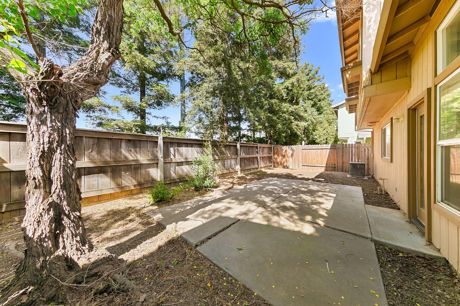 Detail Gallery Image 22 of 27 For 2434 Halsey Cir, Davis,  CA 95618 - 3 Beds | 2/1 Baths