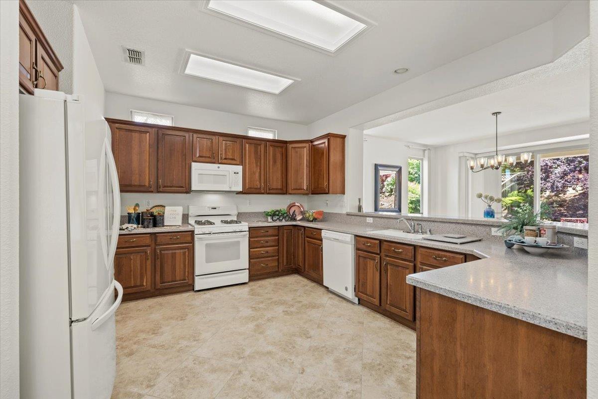 Magnolia Lane, Lincoln, California image 13