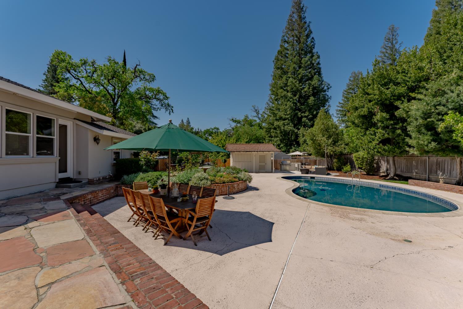 Detail Gallery Image 44 of 56 For 811 Los Molinos Way, Sacramento,  CA 95864 - 4 Beds | 4 Baths