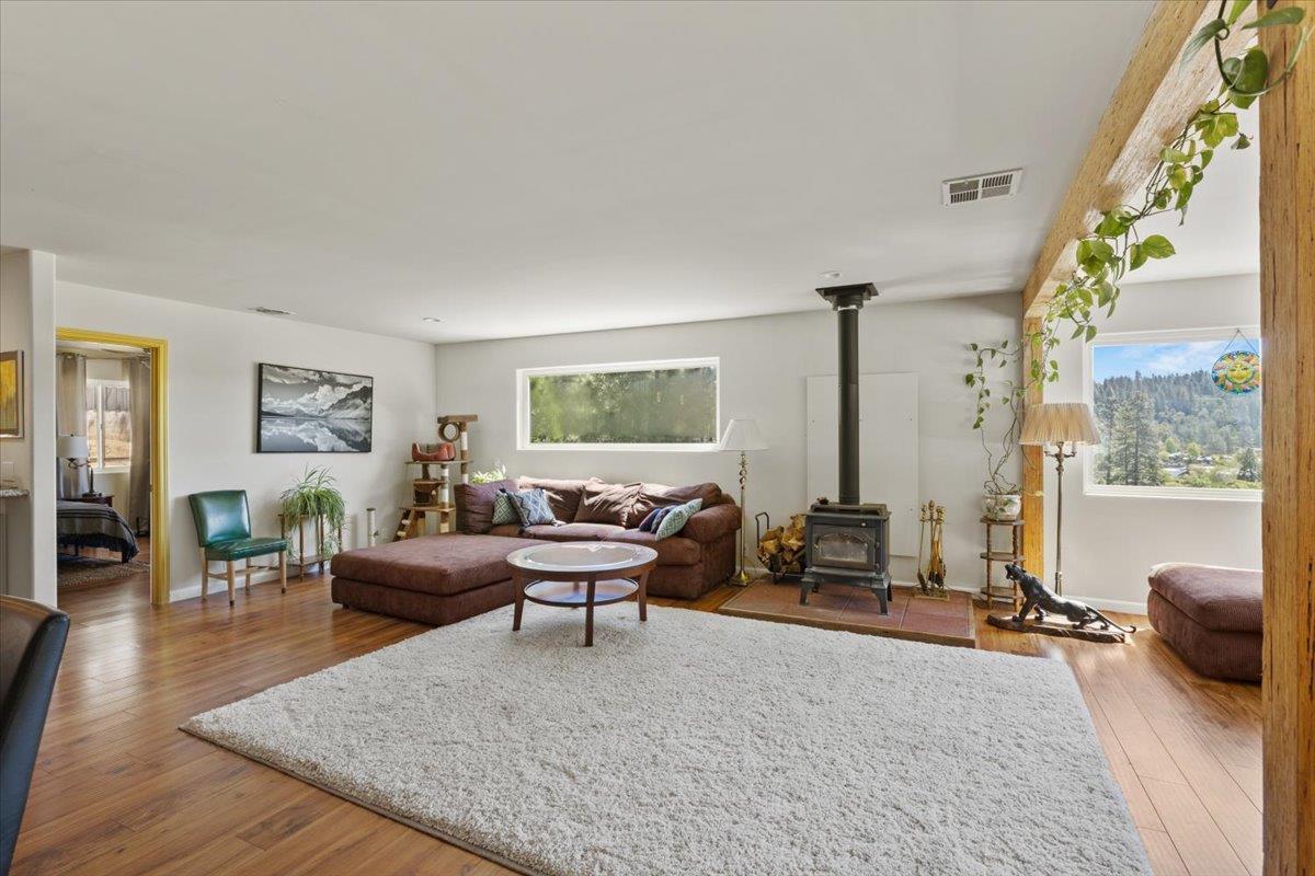 Glenwood Road, Grass Valley, California image 9