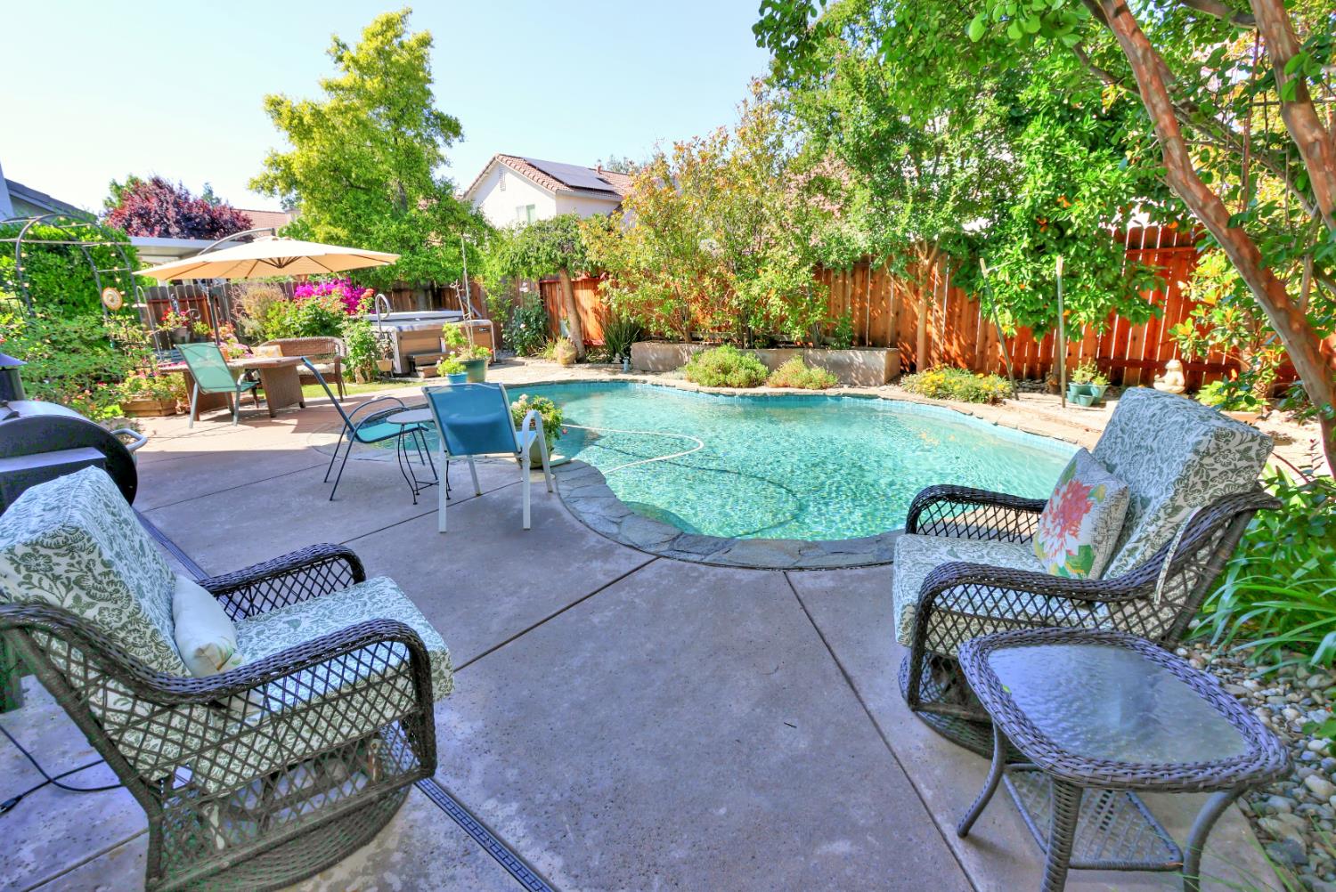 Detail Gallery Image 48 of 71 For 6817 Fox Cliff Way, Elk Grove,  CA 95758 - 4 Beds | 3 Baths