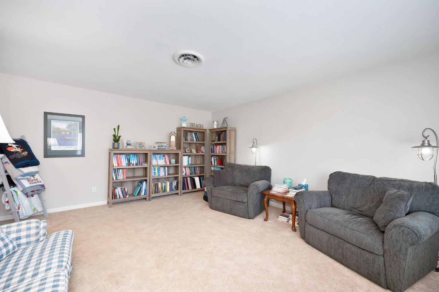 El Carrilo Court, Elk Grove, California image 9