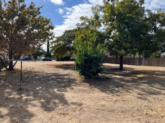 Detail Gallery Image 6 of 9 For 1319 F St, Livingston,  CA 95334 - – Beds | – Baths