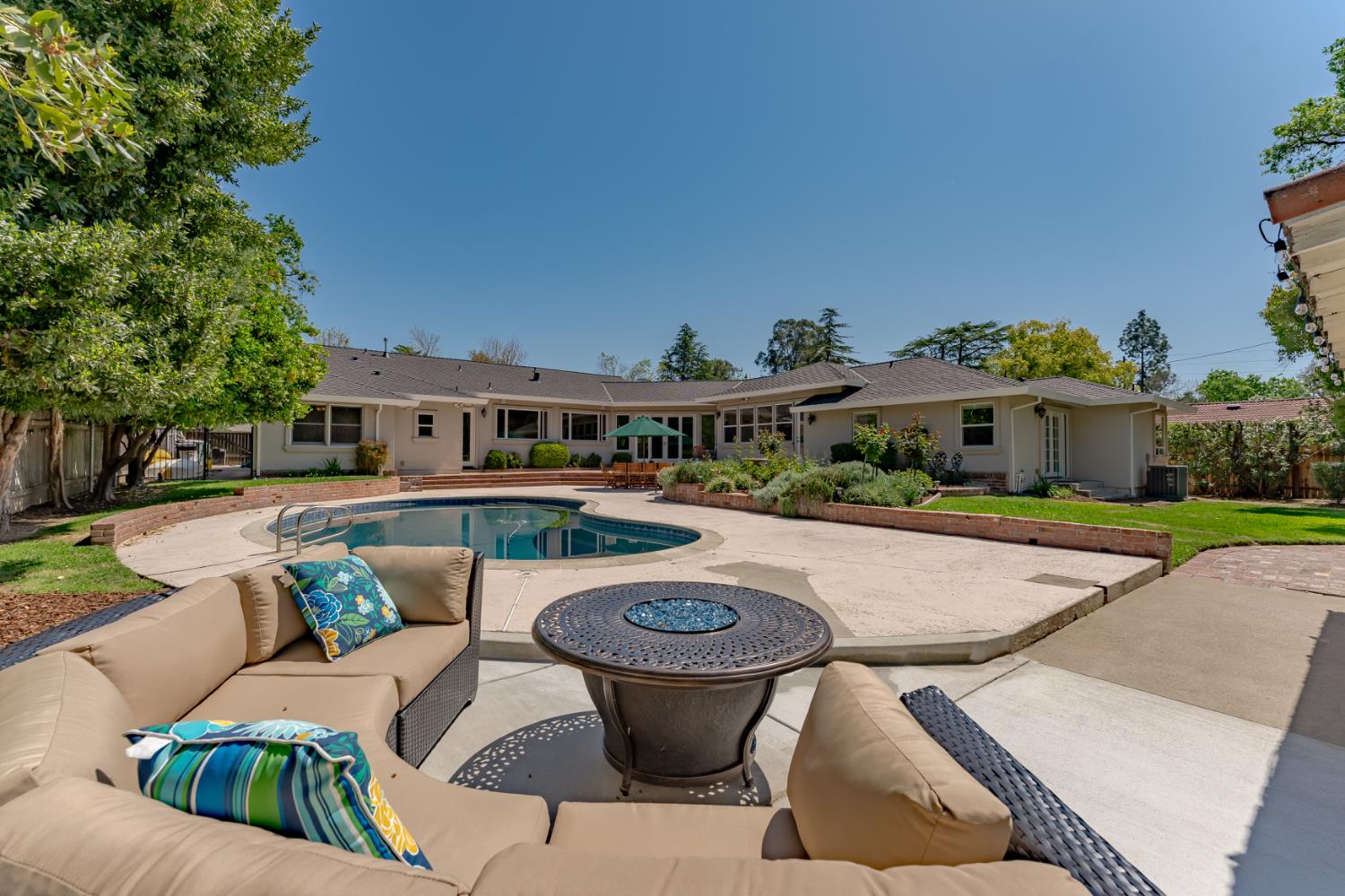 Detail Gallery Image 52 of 56 For 811 Los Molinos Way, Sacramento,  CA 95864 - 4 Beds | 4 Baths