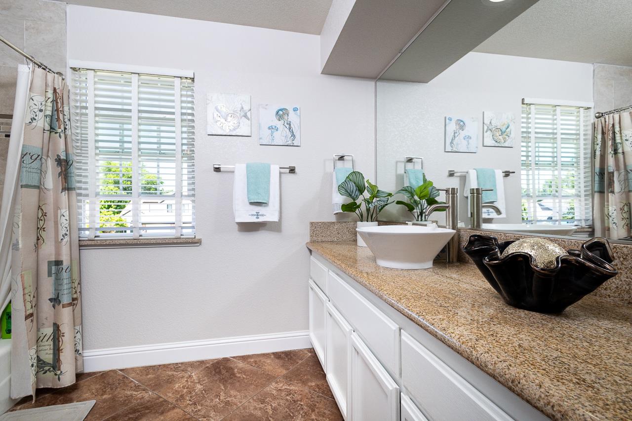 Detail Gallery Image 19 of 25 For 1517 River Oak Way, Roseville,  CA 95747 - 5 Beds | 3 Baths
