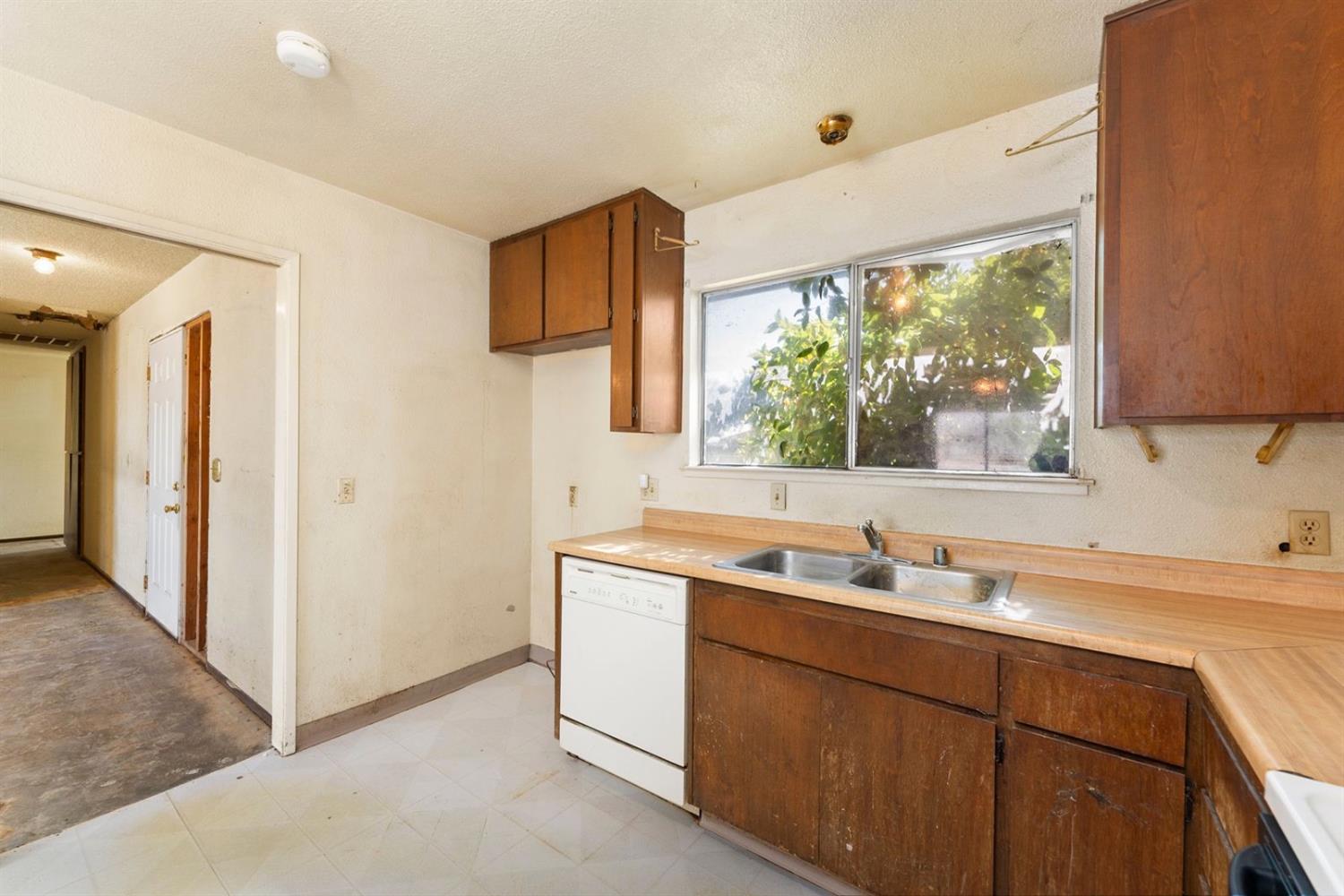 Detail Gallery Image 14 of 47 For 6605 22 St, Rio Linda,  CA 95673 - 4 Beds | 2 Baths