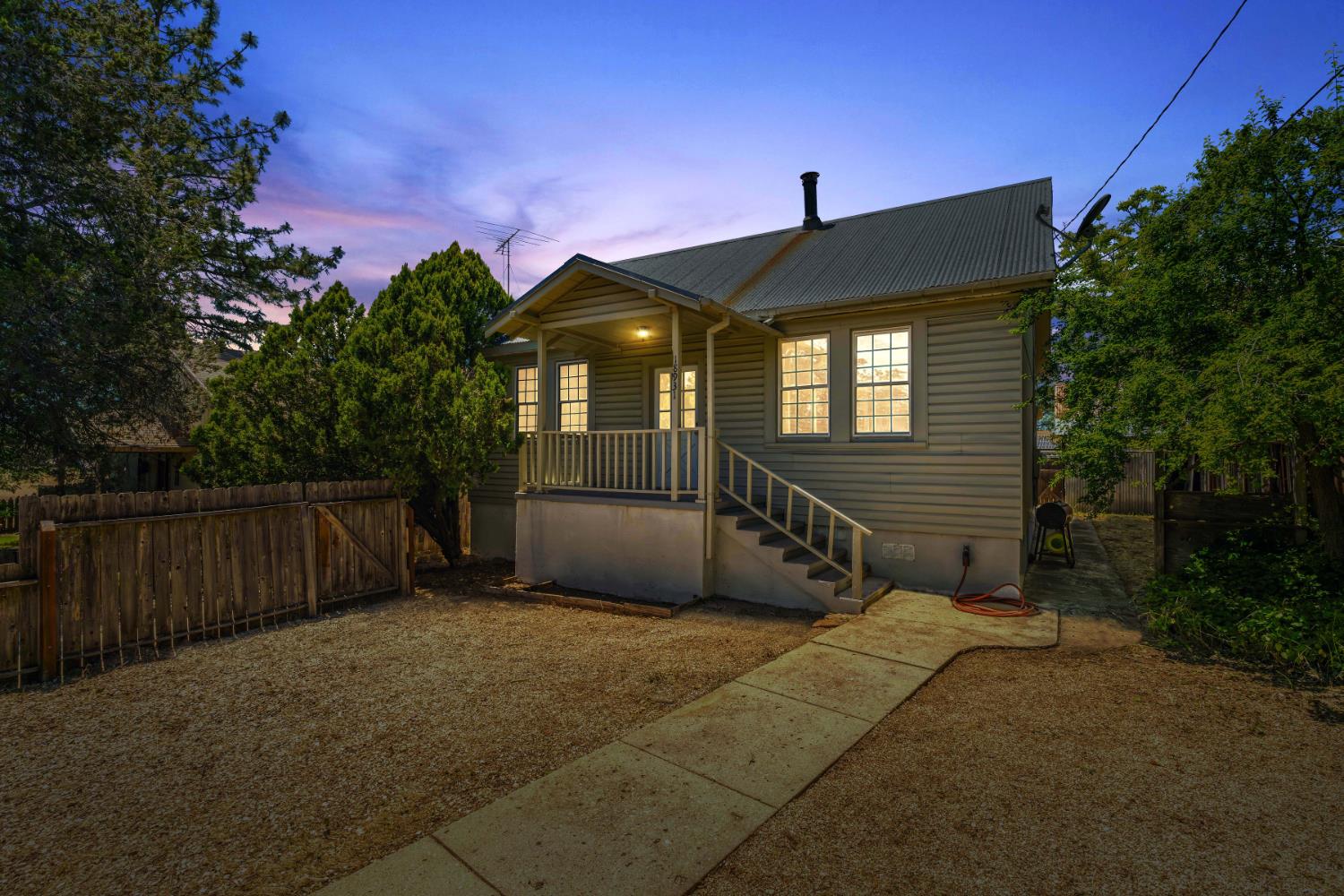 Detail Gallery Image 1 of 21 For 18391 Empire St, Plymouth,  CA 95669 - 2 Beds | 1 Baths