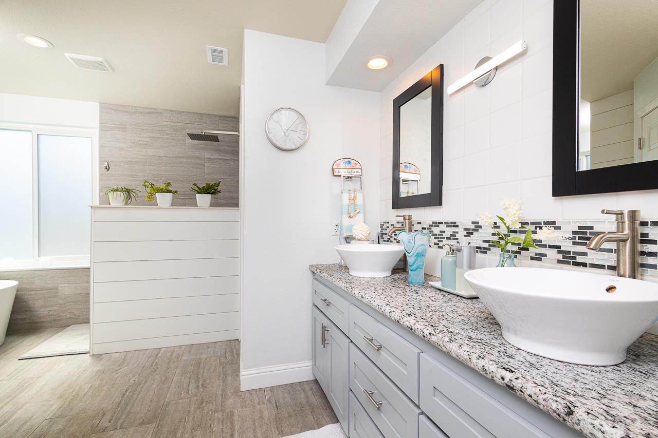 Detail Gallery Image 12 of 25 For 1517 River Oak Way, Roseville,  CA 95747 - 5 Beds | 3 Baths