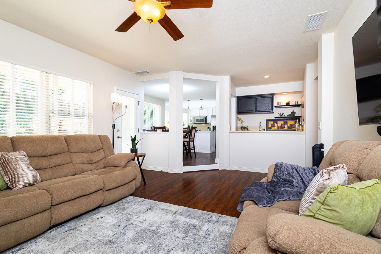 Detail Gallery Image 10 of 25 For 1517 River Oak Way, Roseville,  CA 95747 - 5 Beds | 3 Baths