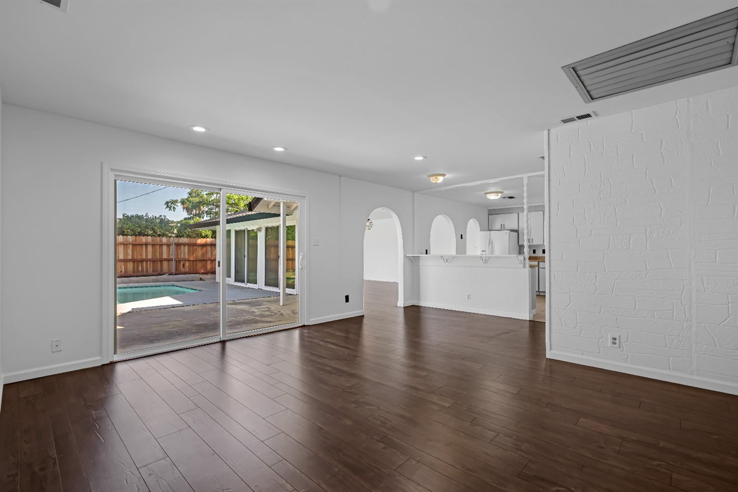 Kellogg Way, Rancho Cordova, California image 7