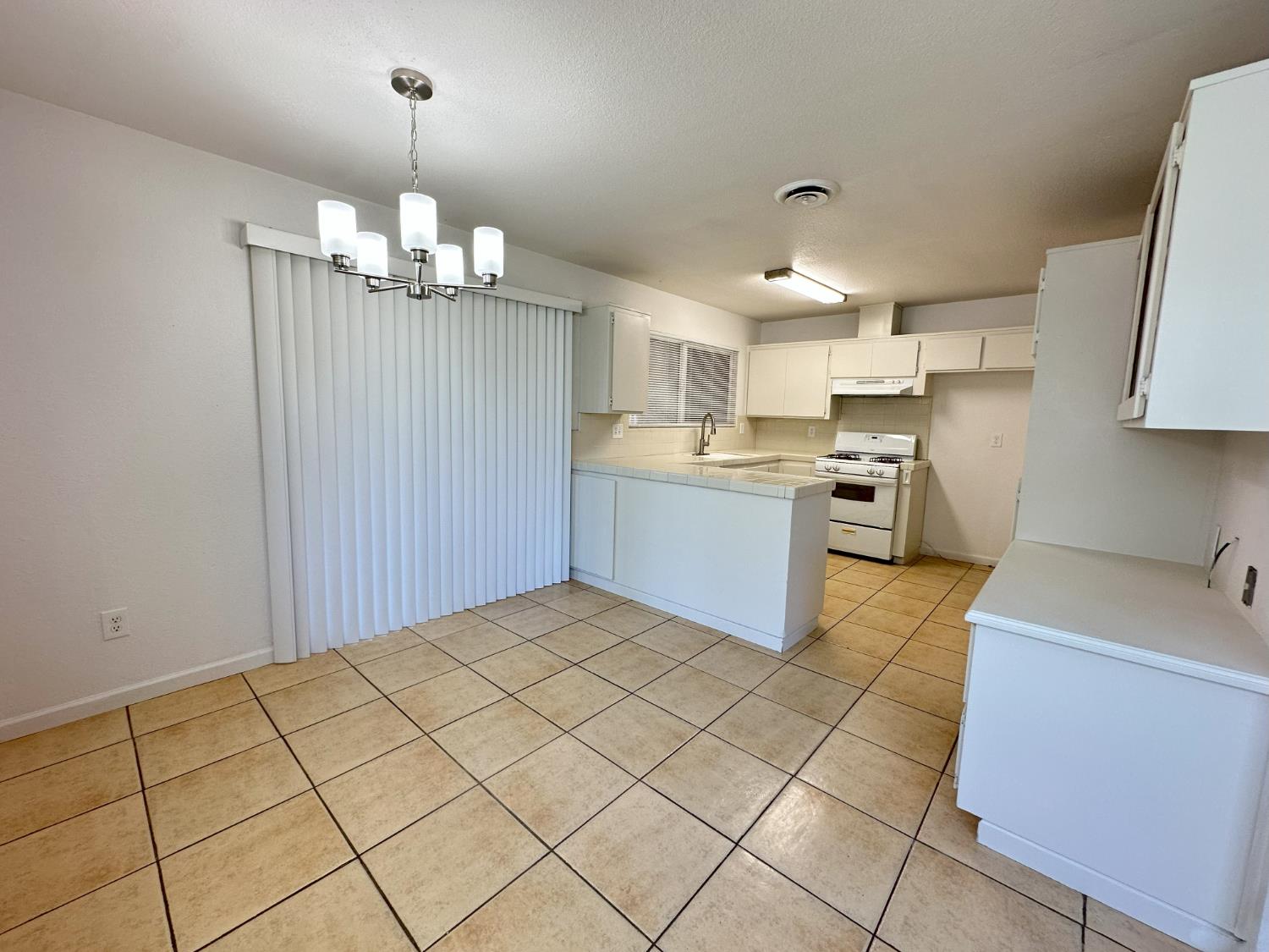 Galvez Avenue, Modesto, California image 8