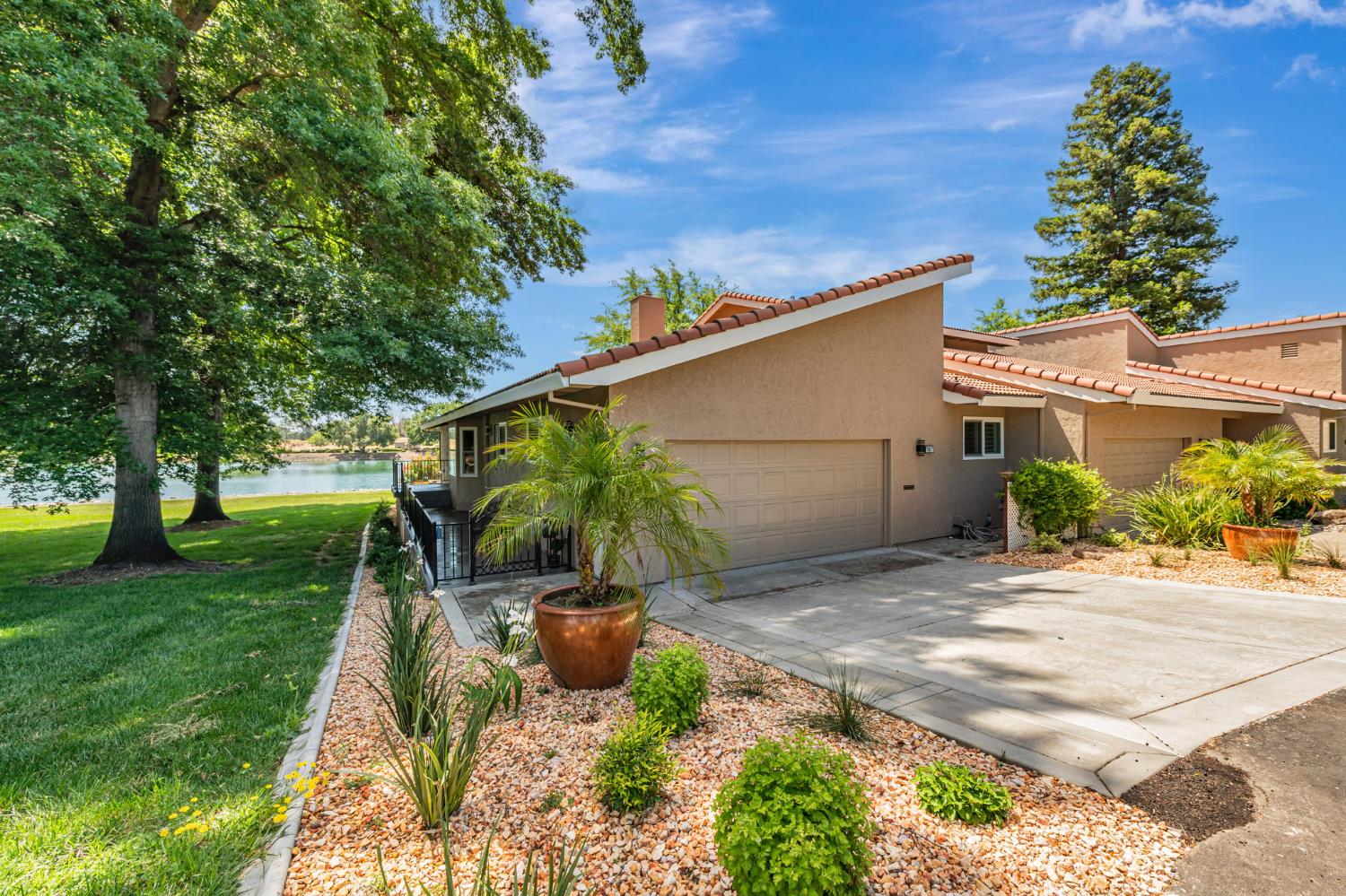 Browse Active RANCHO MURIETA Condos For Sale