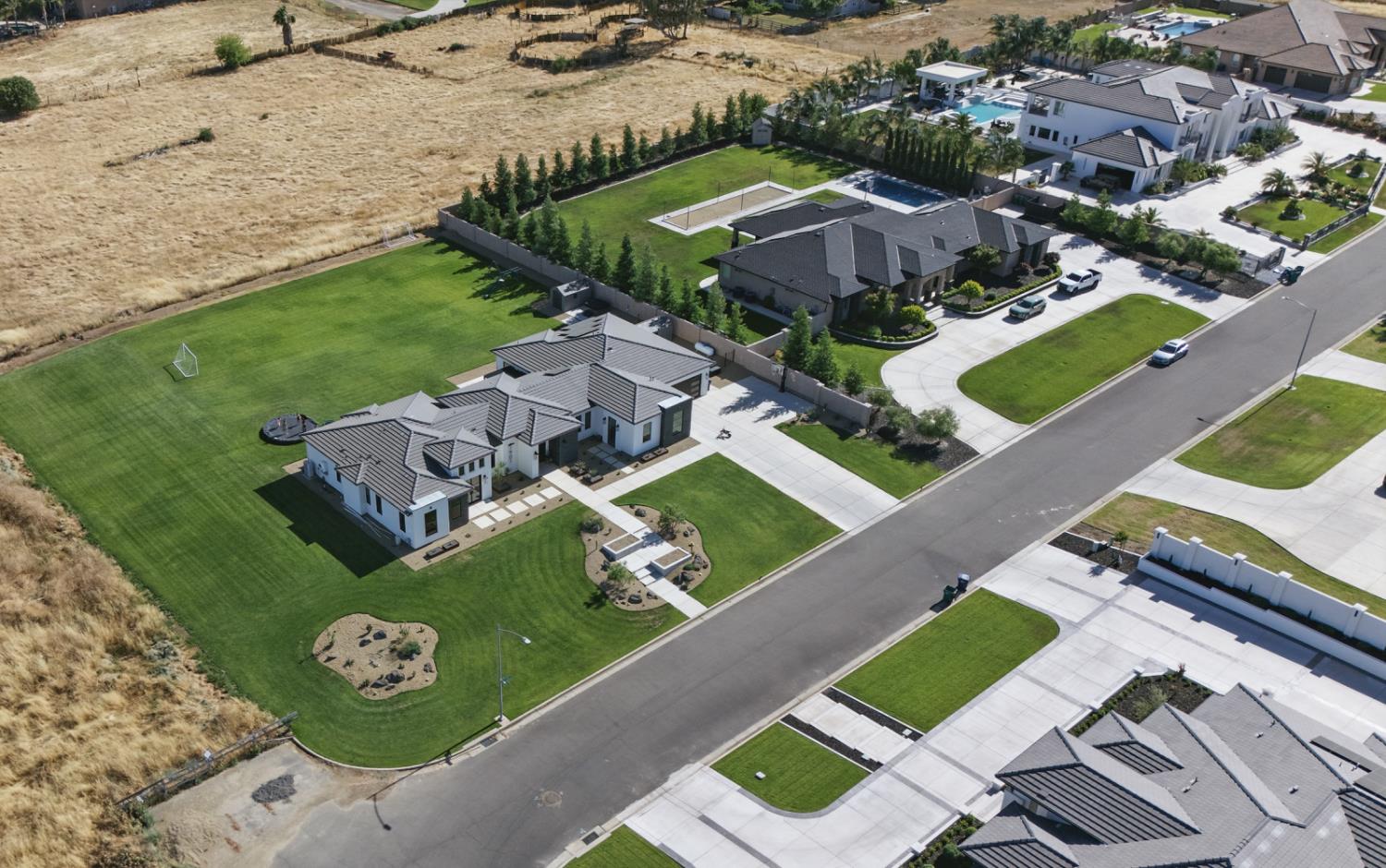 Sorrento Court, Merced, California image 40
