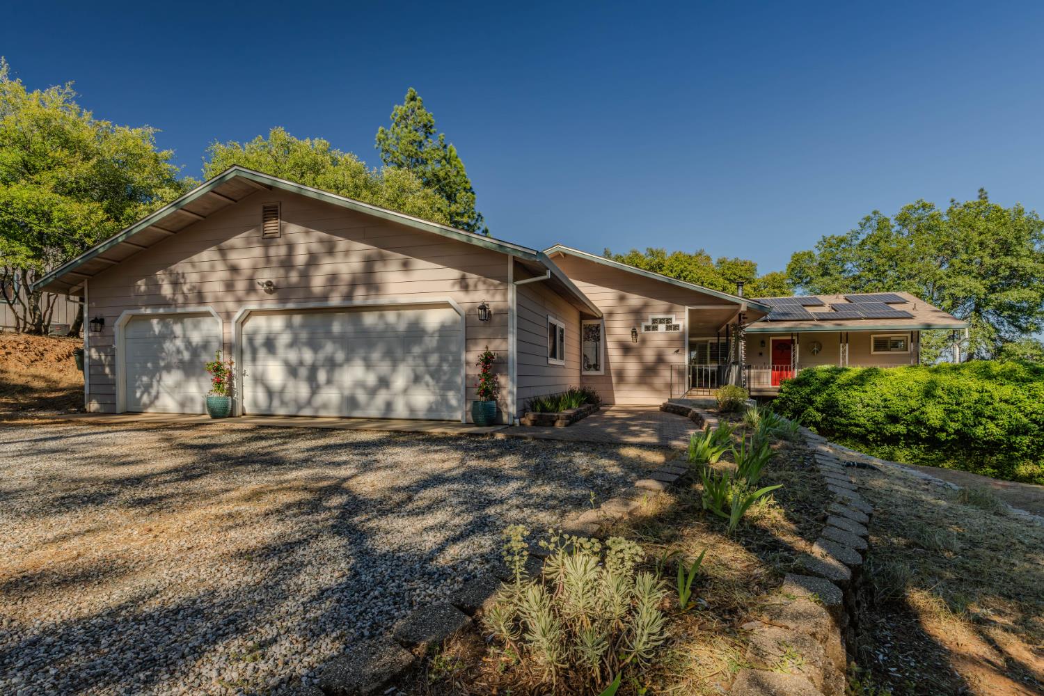 Quail Crt., Pine Grove, California image 3