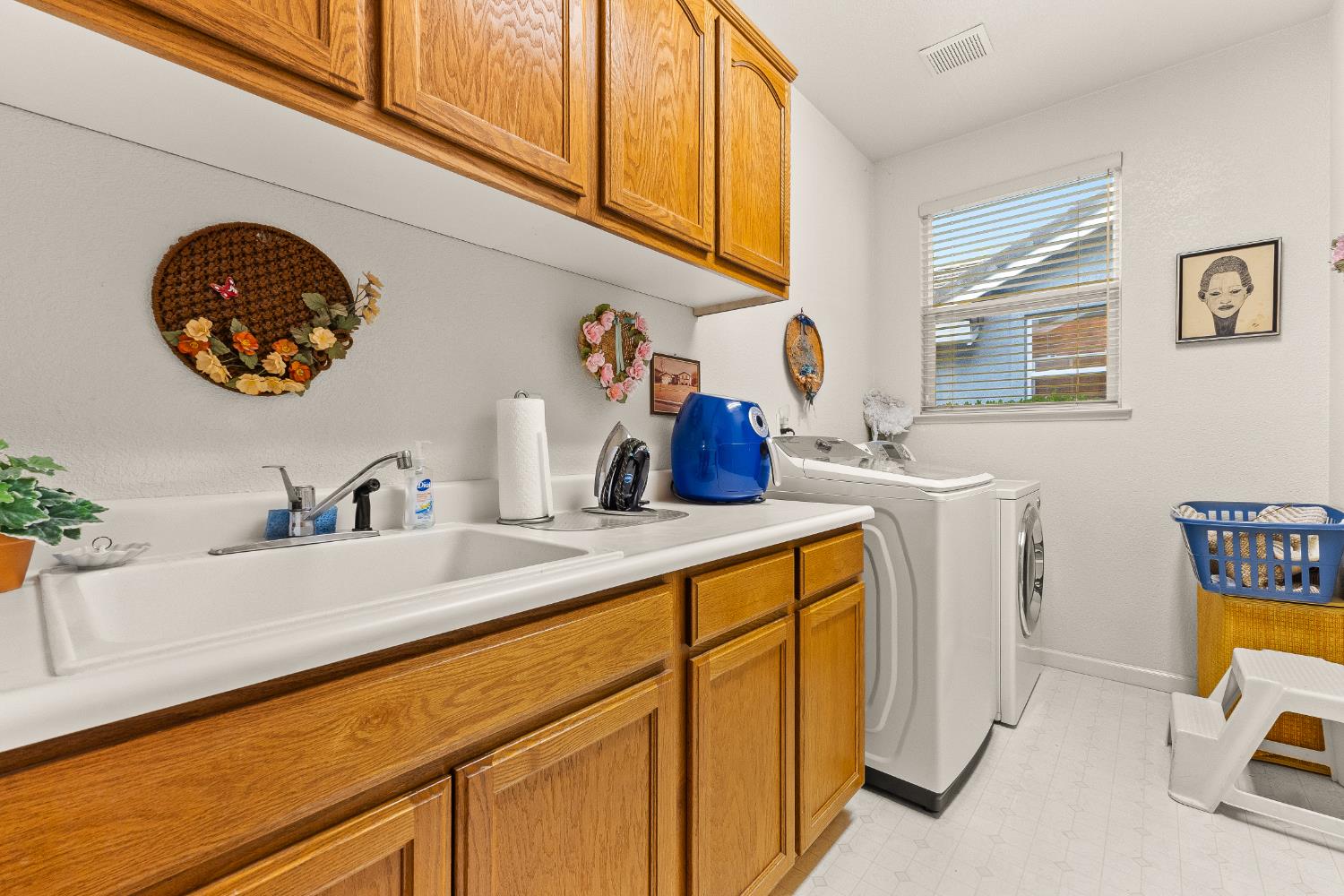 Parkford Circle, Granite Bay, California image 9