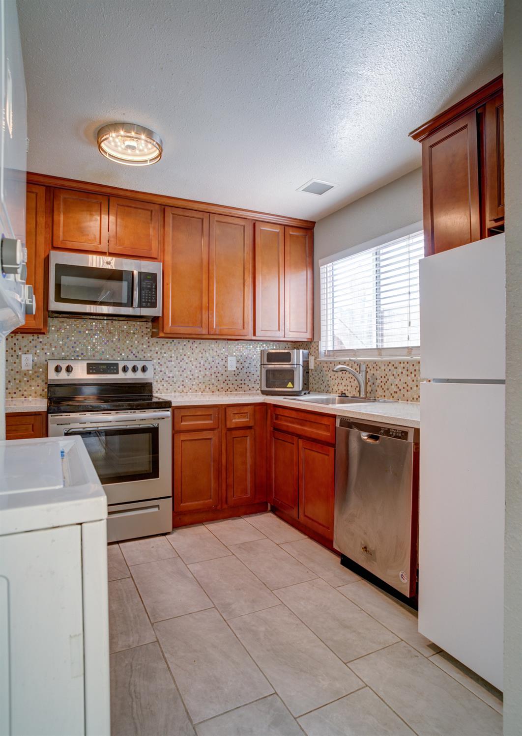 Photo #13: 225055138 Listing: Photo #13