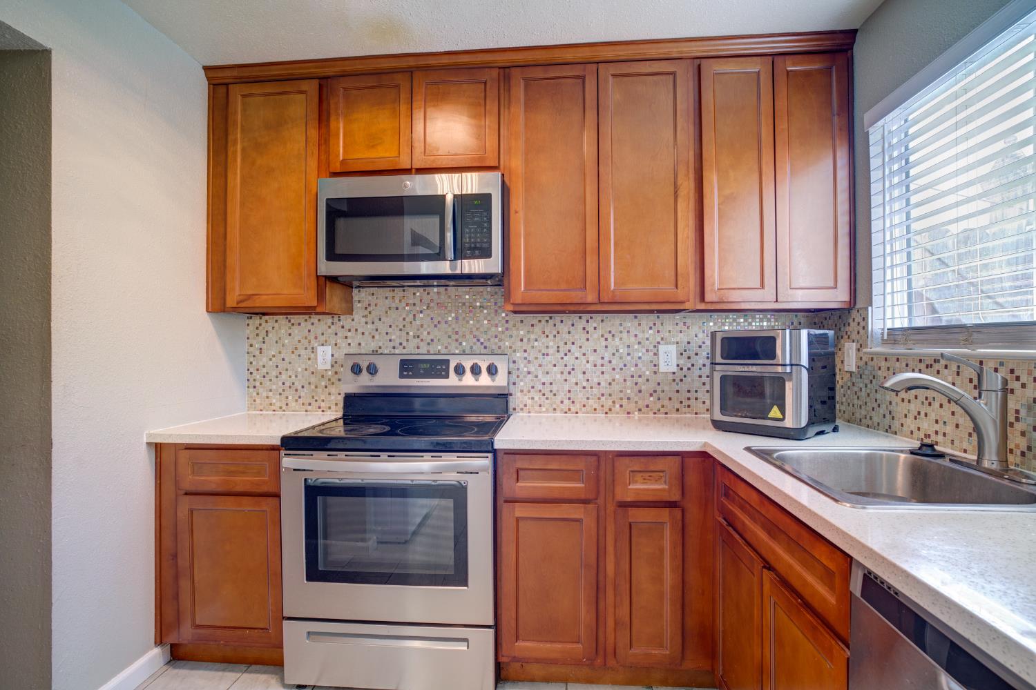 Photo #15: 225055138 Listing: Photo #15