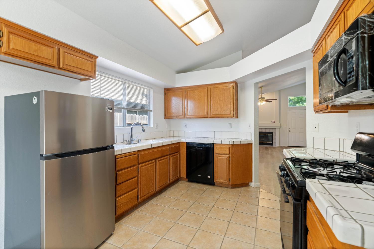 Ariel Court, Elk Grove, California image 5