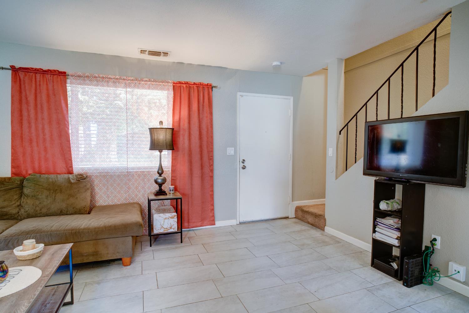 Photo #5: 225055138 Listing: Photo #5
