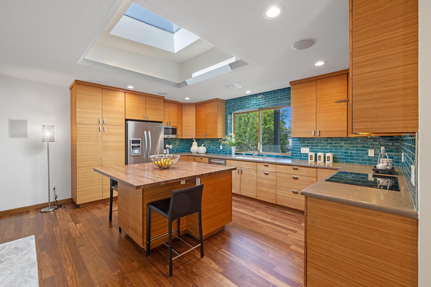 Parkside Drive, Davis, California image 5