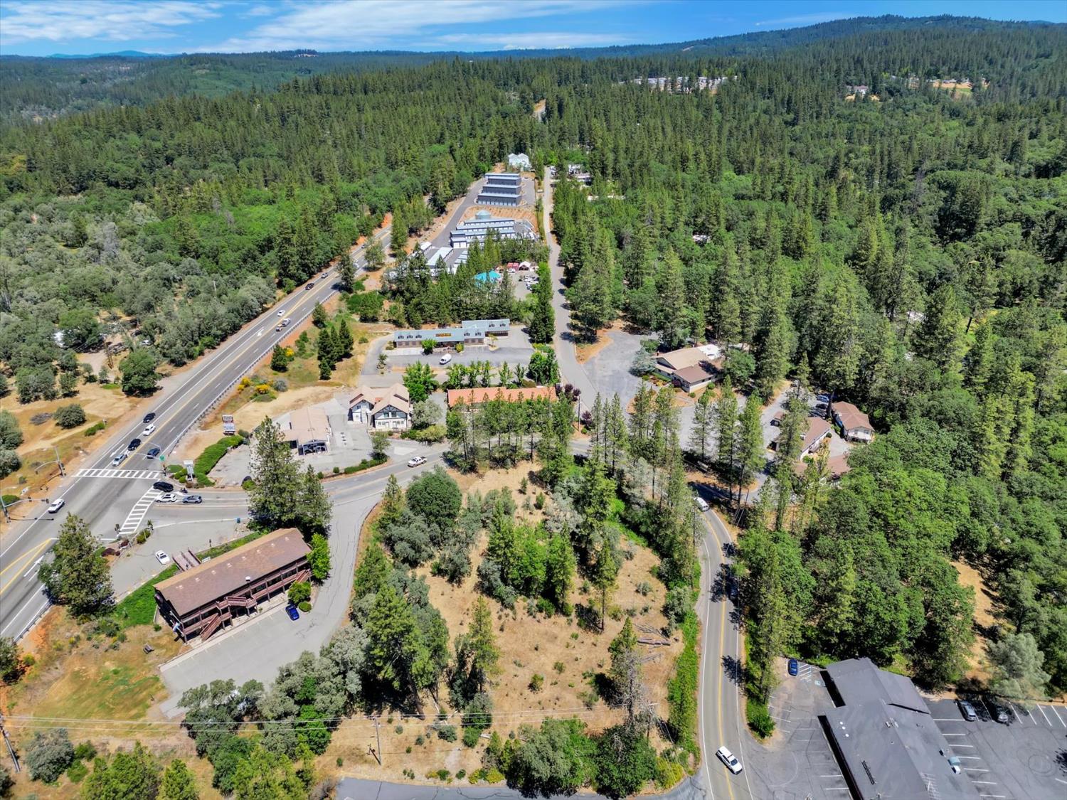 Alta Sierra Drive, Grass Valley, California image 2