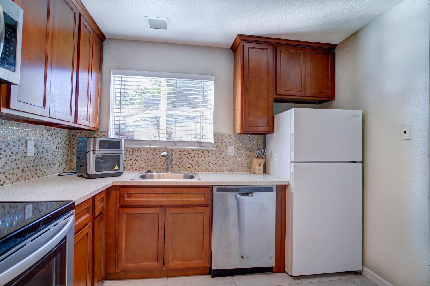 Photo #14: 225055138 Listing: Photo #14