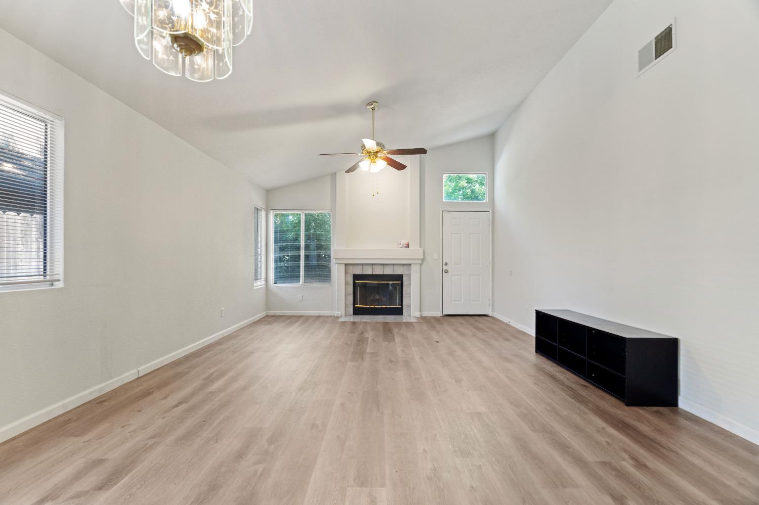 Ariel Court, Elk Grove, California image 31