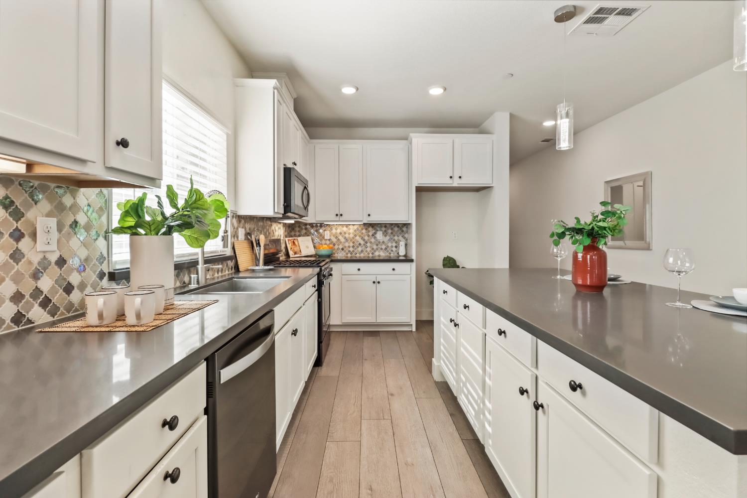 Soza Place, Woodland, California image 10
