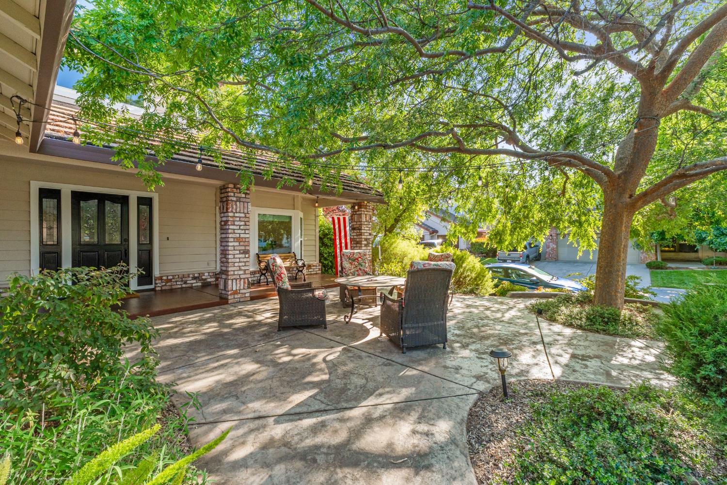 Bristol, Roseville, California image 8