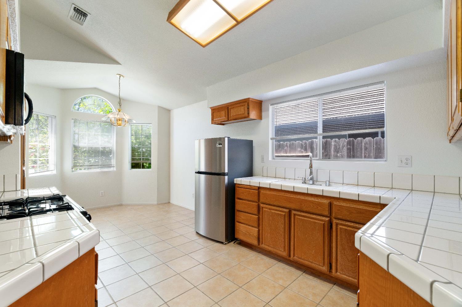 Ariel Court, Elk Grove, California image 7